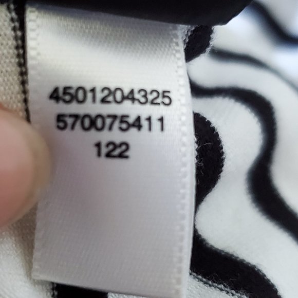 White House Black Market (Medium Black and white top) - Picture 8 of 9